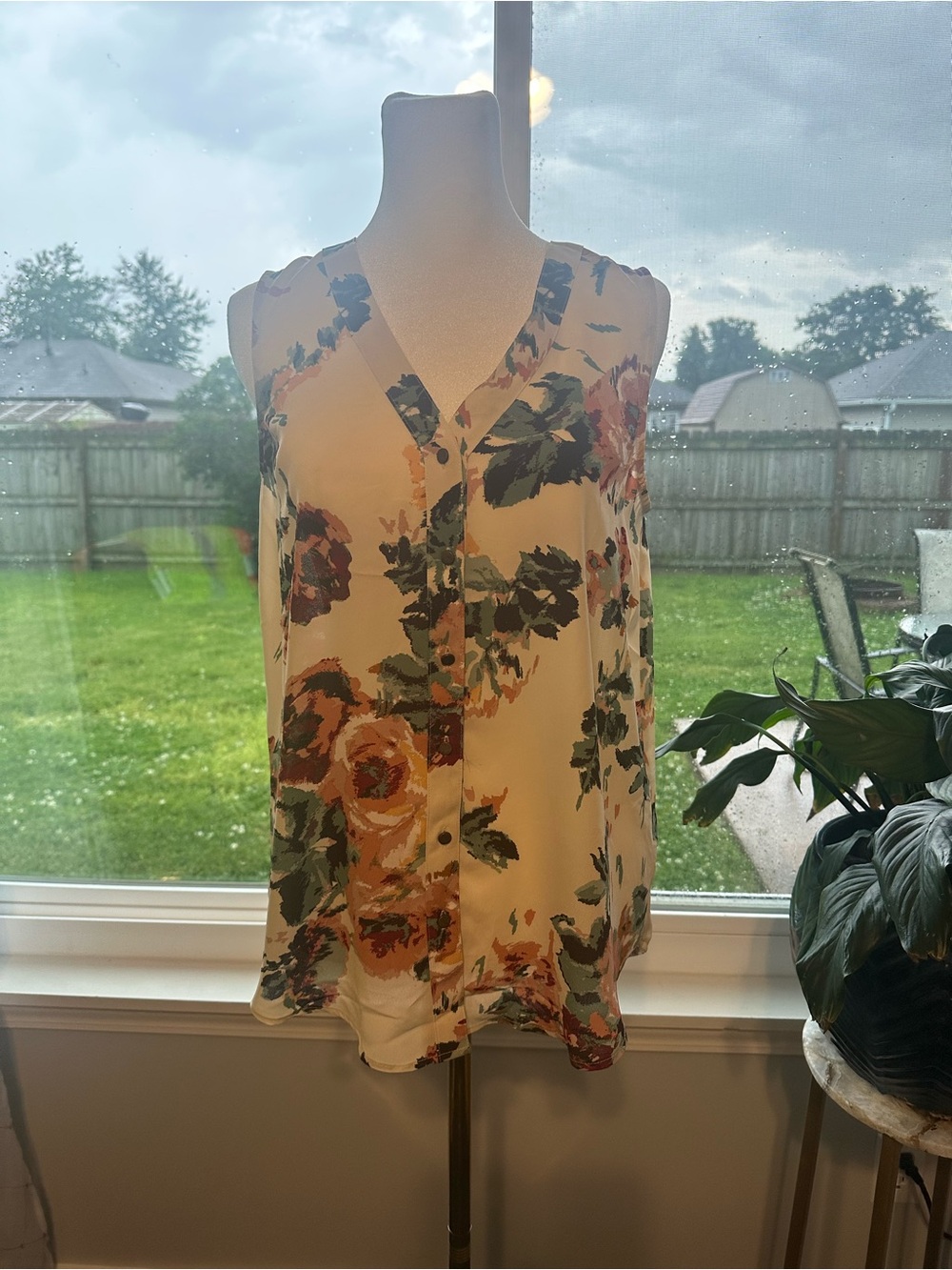Maurices Cream Floral Sleeveless Button-Front Camisole